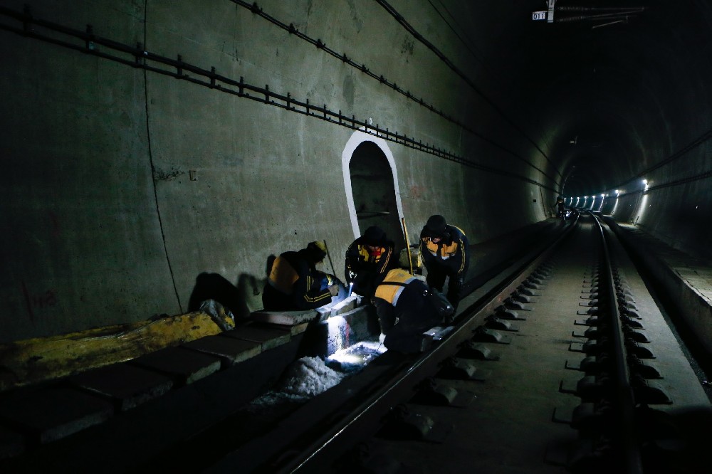 秀英铁路运营隧道病害现状